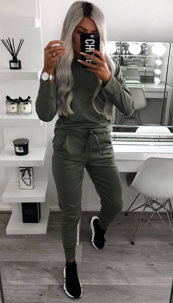 Long Sleeved Round Neck Quality Plain Loungewear Tracksuit - omgfashion.com